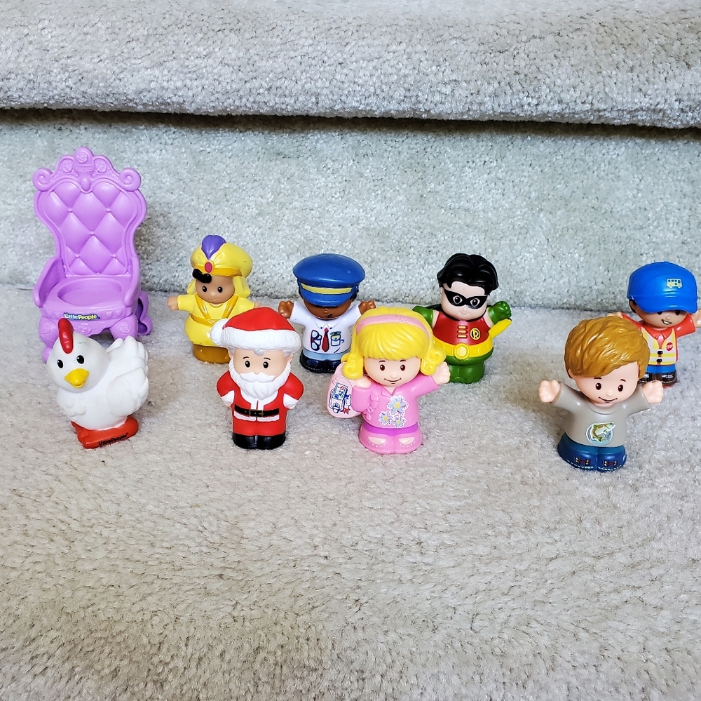 Fisher-Price Colorful Figurine Set with Purple Chair. 25 Pcs